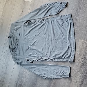 Men's Small Long Sleeve Nike Top